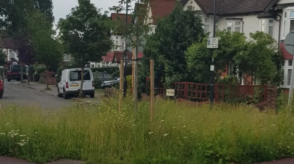 What Is the History and Transit Role of Brondesbury Station