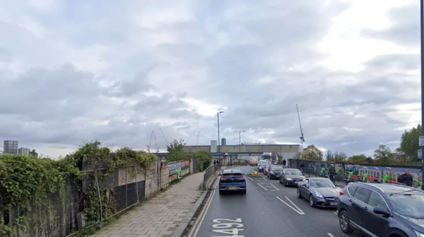 Harlesden to Central London: Train & Bus Guide Under 30 Mins