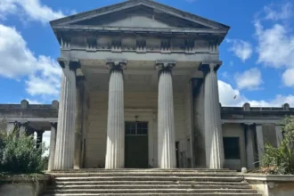 Weekend in Kensal Green: 2-Day Cemetery, Canal & Pub Itinerary West London