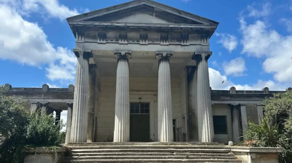 What is Kensal Green Cemetery and why does it matter to London history?