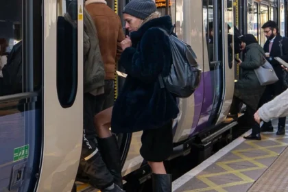 Commuting from West London Transport Guide 2026