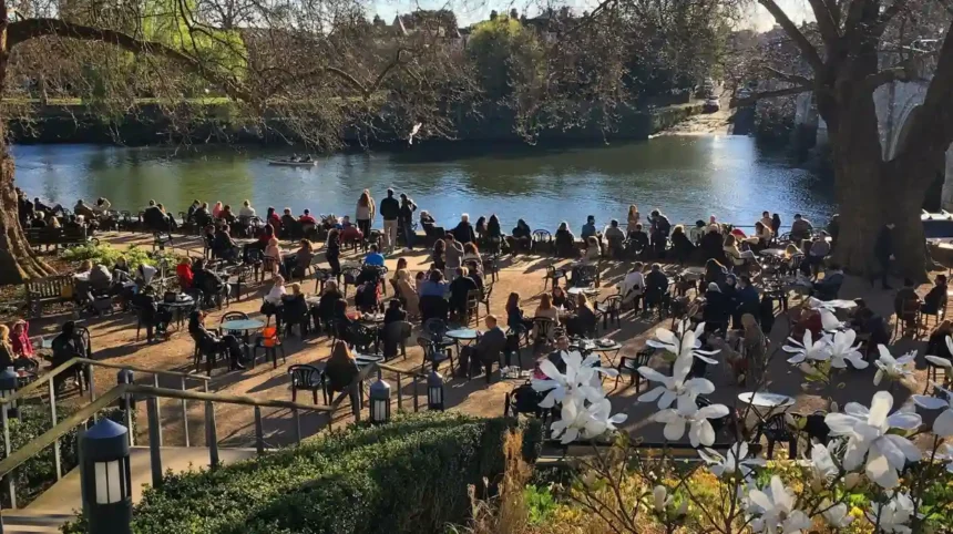 Riverside Cafés in West London _ Thames & Canal Views